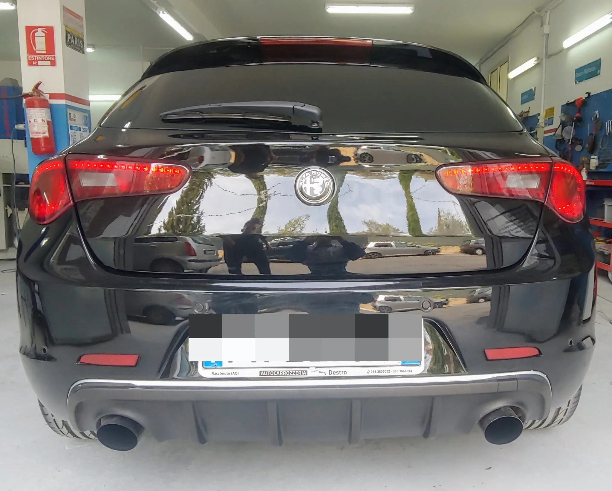 Alfa Romeo Giulietta riverniciata nero brillantinato a forno, Autocarrozzeria Destro Agrigento